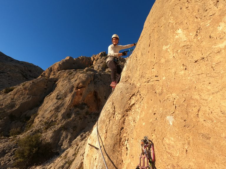 Liz - Ferrata Villena.JPG