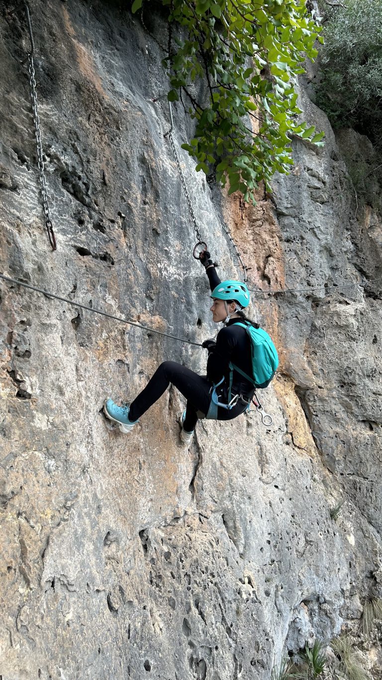 Vía ferrata Fuente Godalla Enguera by Serranía Aventura