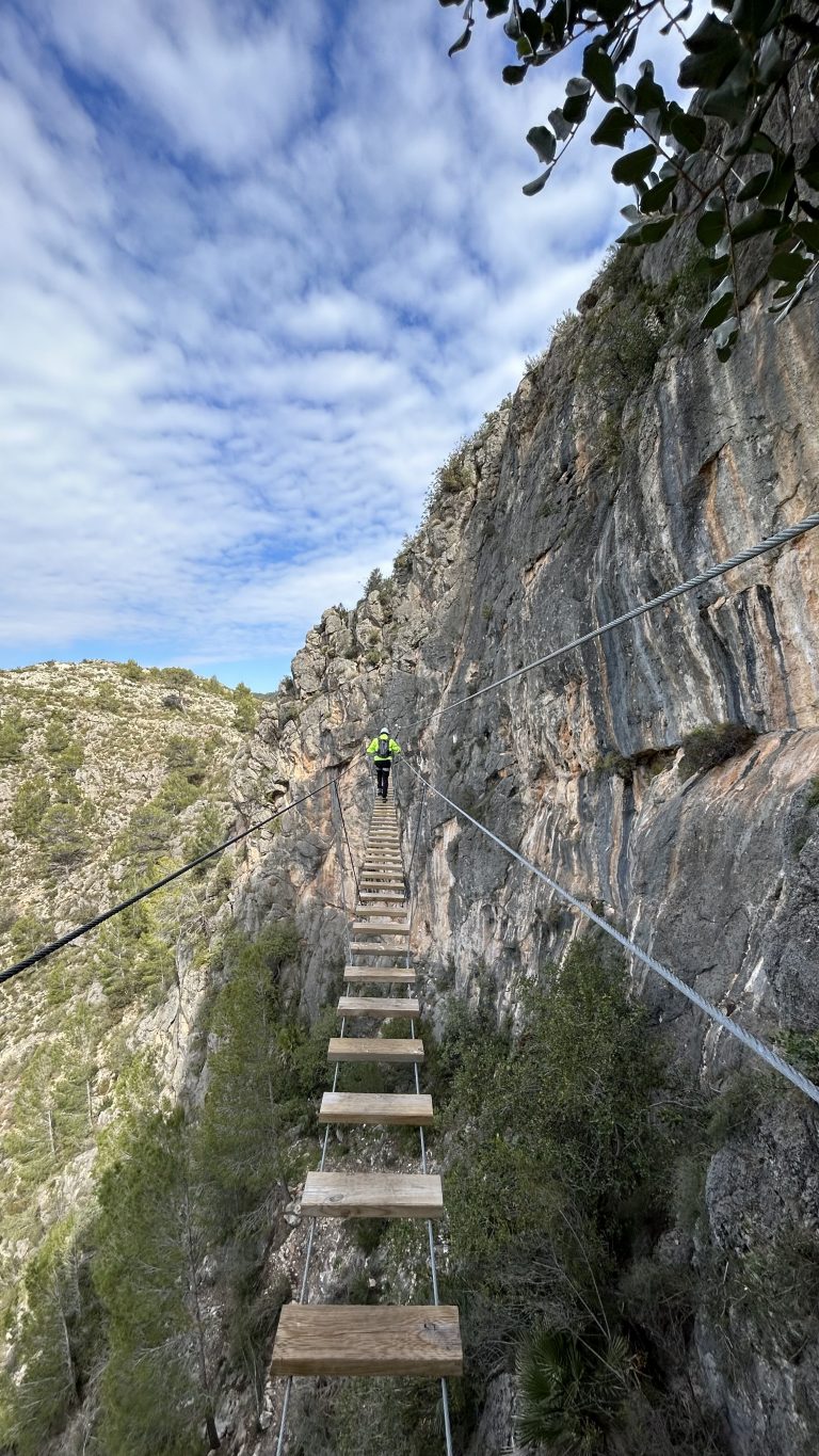 Vía ferrata Falconera Gandía by Serranía Aventura