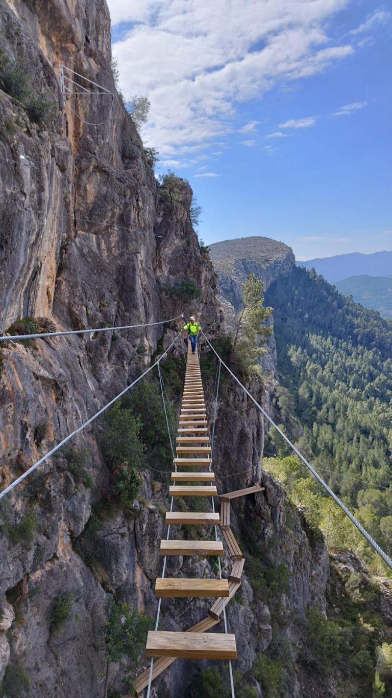 Vía ferrata Falconera Gandía by Serranía Aventura