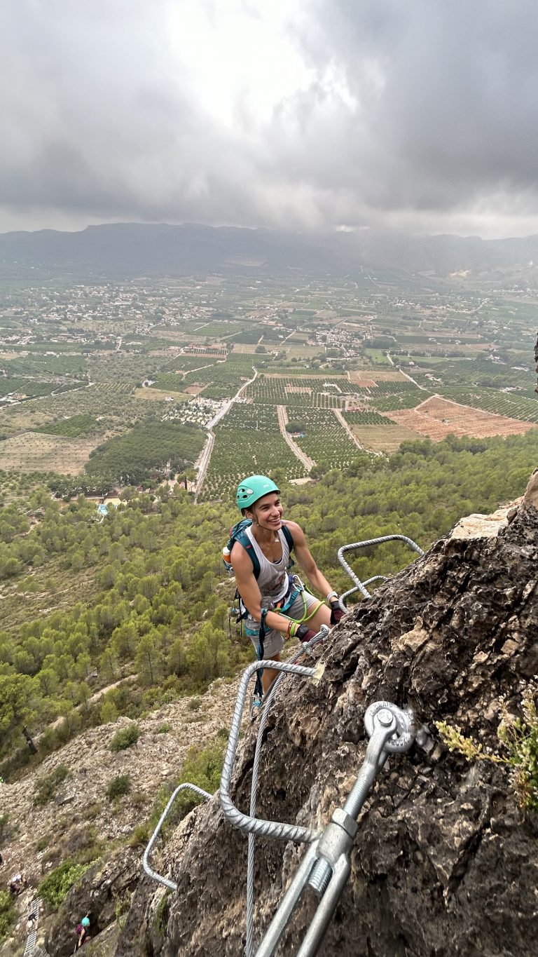 Vía ferrata Falconera Gandía by Serranía Aventura