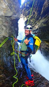 Omar guía barranquismo