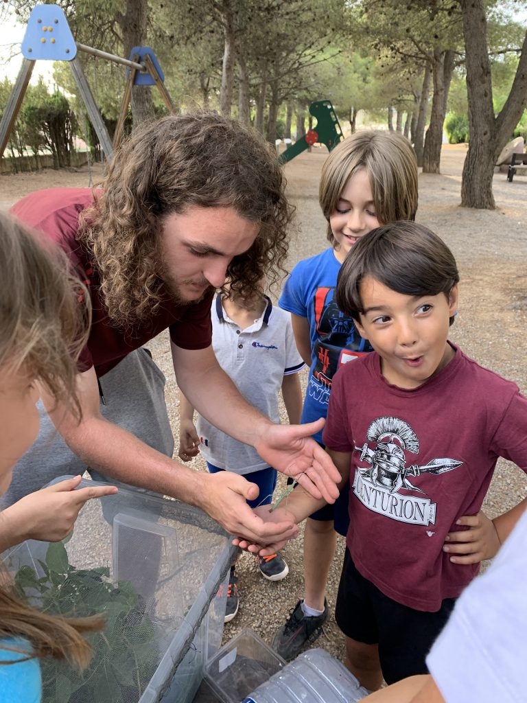 Taller de naturaleza mantis by Serranía Aventura