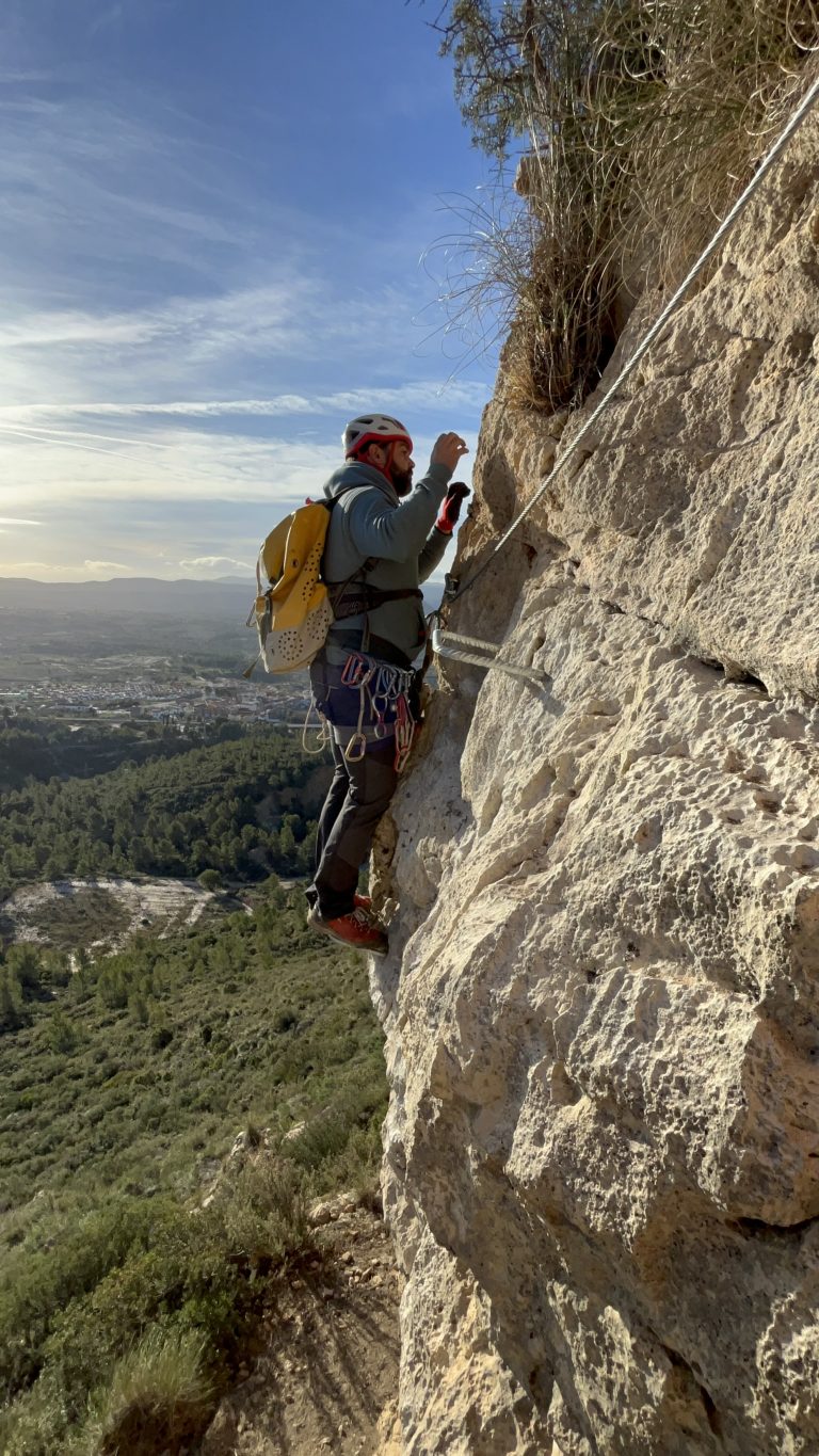 Vía ferrata Peña Roya Losa del Obispo by Serranía Aventura