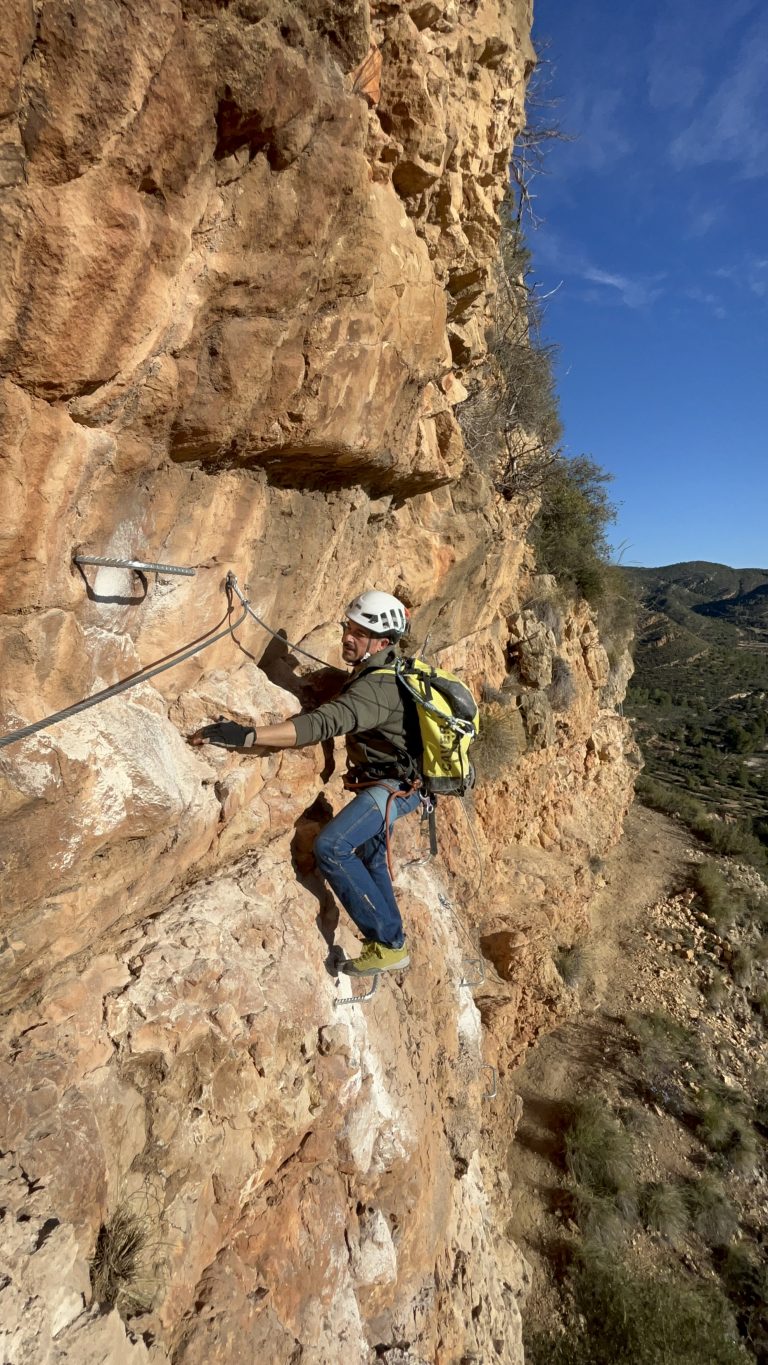 Vía ferrata Peña Roya Losa del Obispo by Serranía Aventura