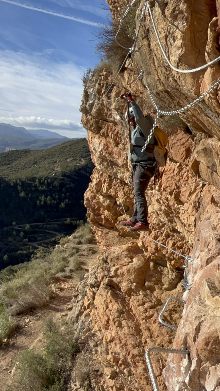 Vía ferrata Peña Roya Losa del Obispo by Serranía Aventura