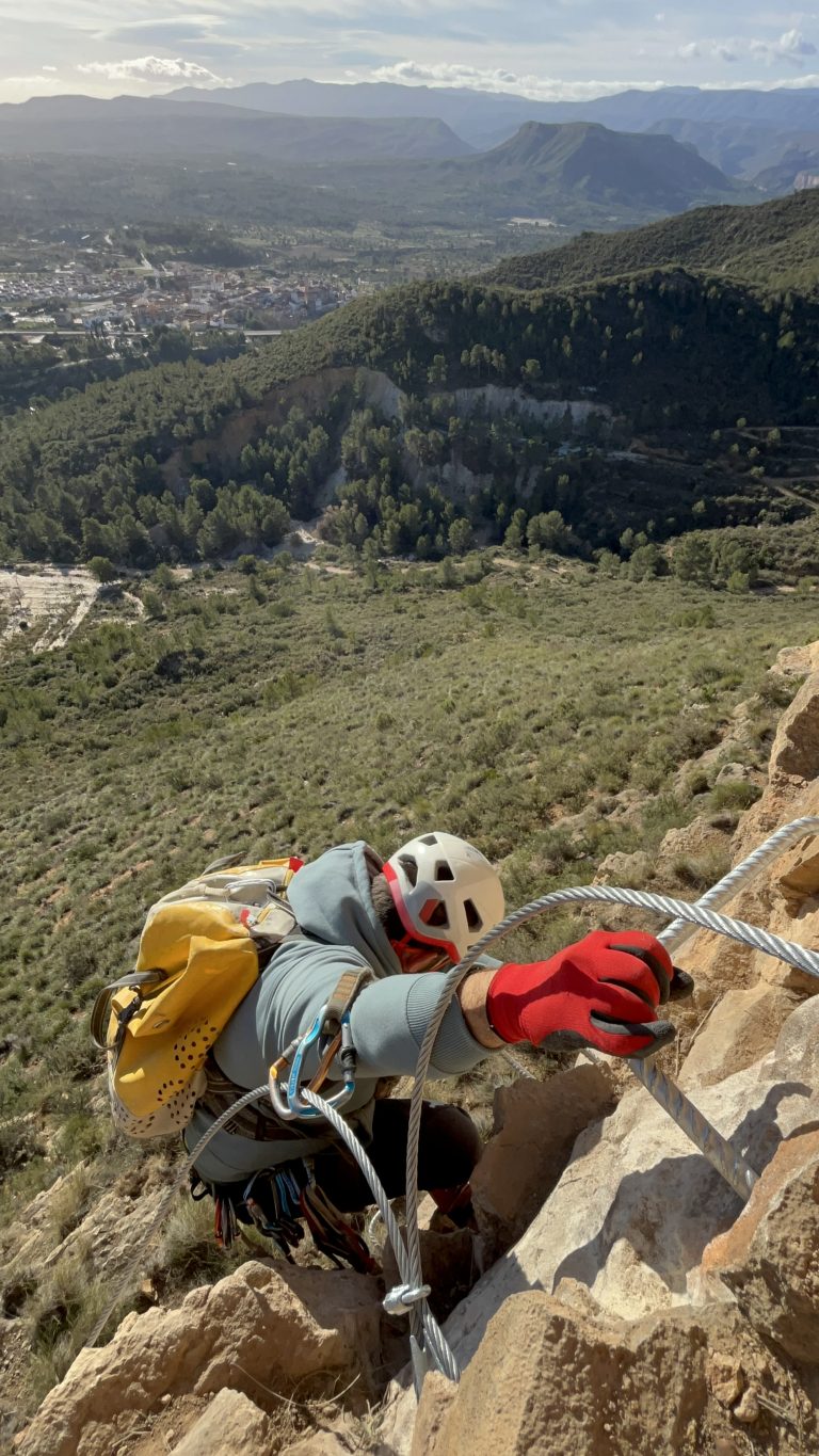 Vía ferrata Peña Roya Losa del Obispo by Serranía Aventura
