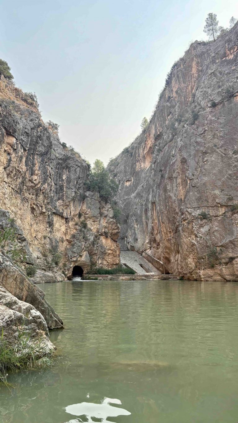 Senderismo Charco Azul Chulilla Valencia by Serranía Aventura