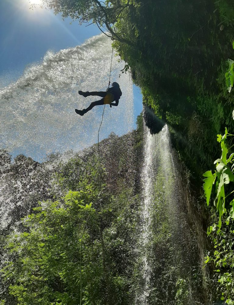 Barranquismo barranco Gorgo de la Escalera Anna by Serranía Aventura