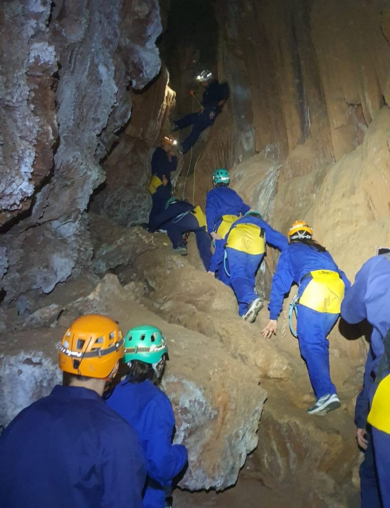 Espeleología sima K28 Serra Valencia by Serranía Aventura