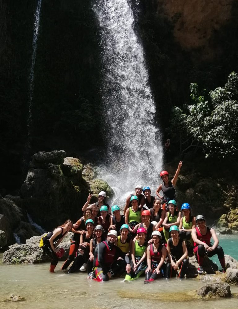 Barranquismo barranco Gorgo de la Escalera Anna by Serranía Aventura