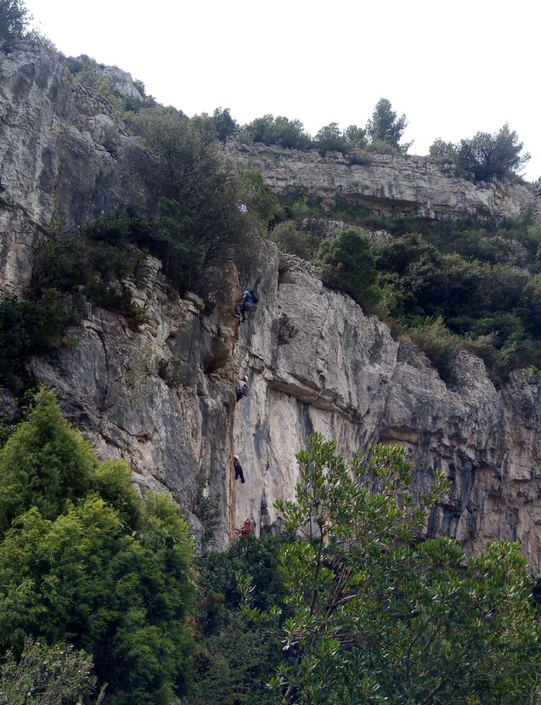 Ferrata Ulldecona Tarragona by Serranía Aventura