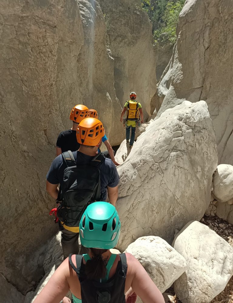 Barranquismo Barranc de l'infern Vall de Laguar Alicante by Serranía Aventura