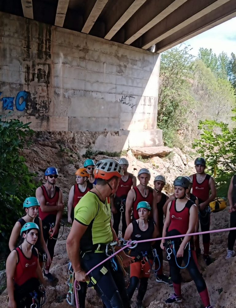 Barranquismo acuático Gorgo de la Escalera Anna by Serranía Aventura