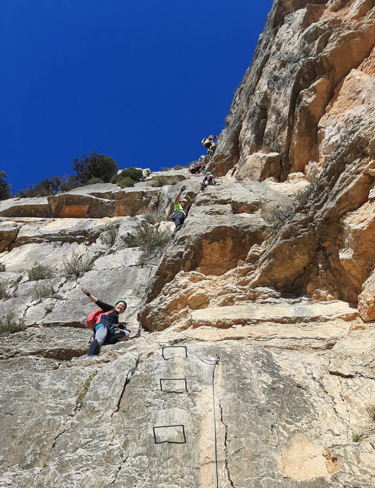 Vía ferrata Roca Figueral Serra Engarcerán by Serranía Aventura