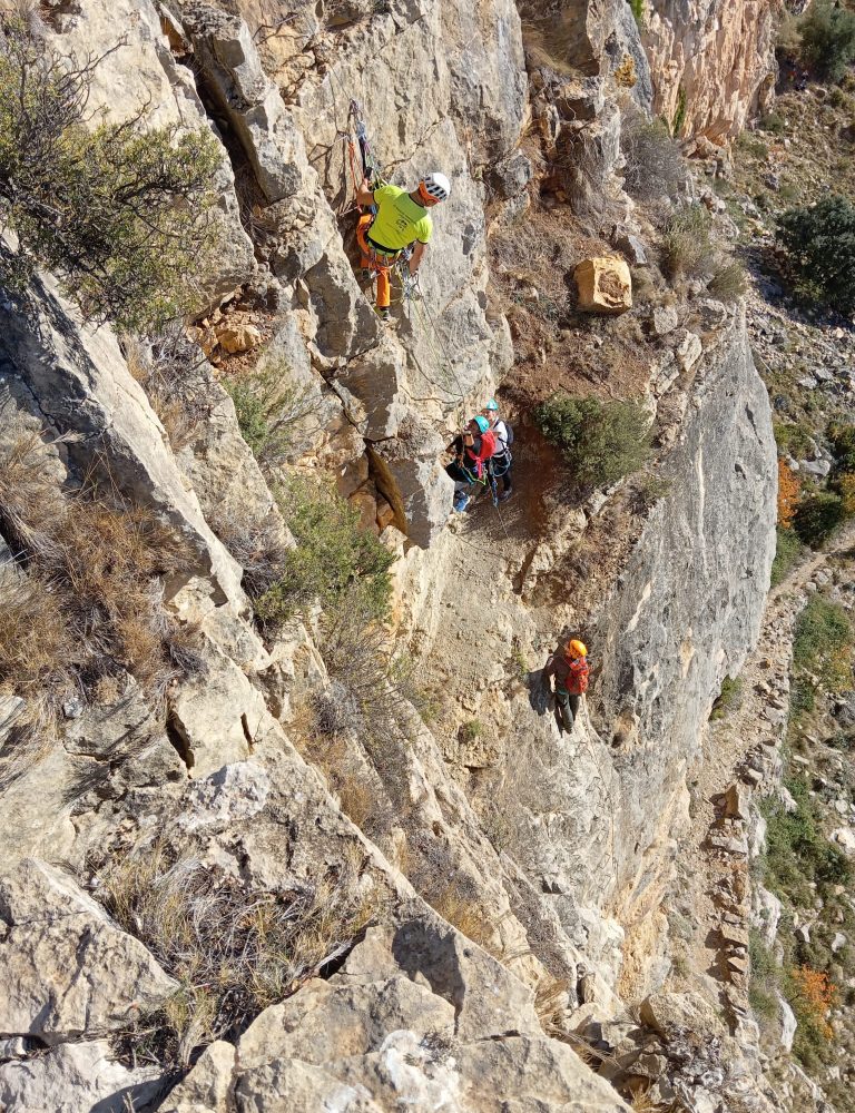 Vía ferrata Roca Figueral Serra Engarcerán by Serranía Aventura
