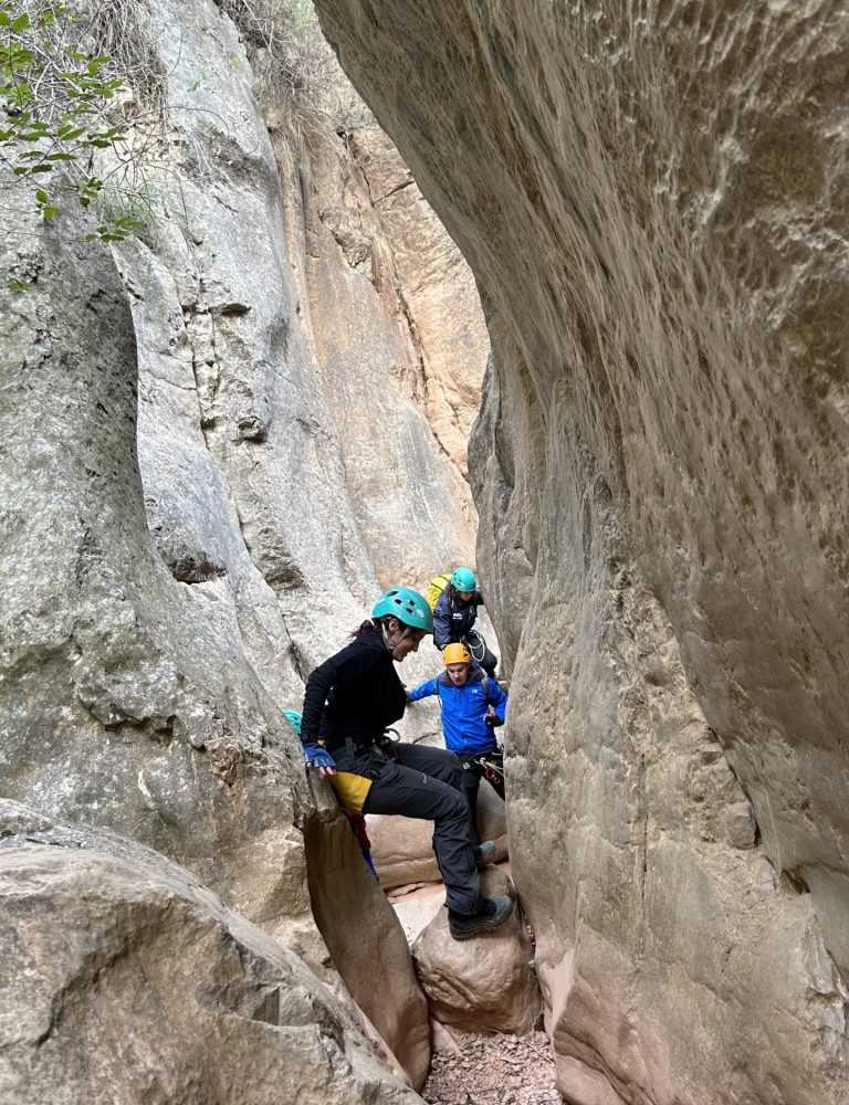 Barranquismo seco Ahillas Tuéjar by Serranía Aventura