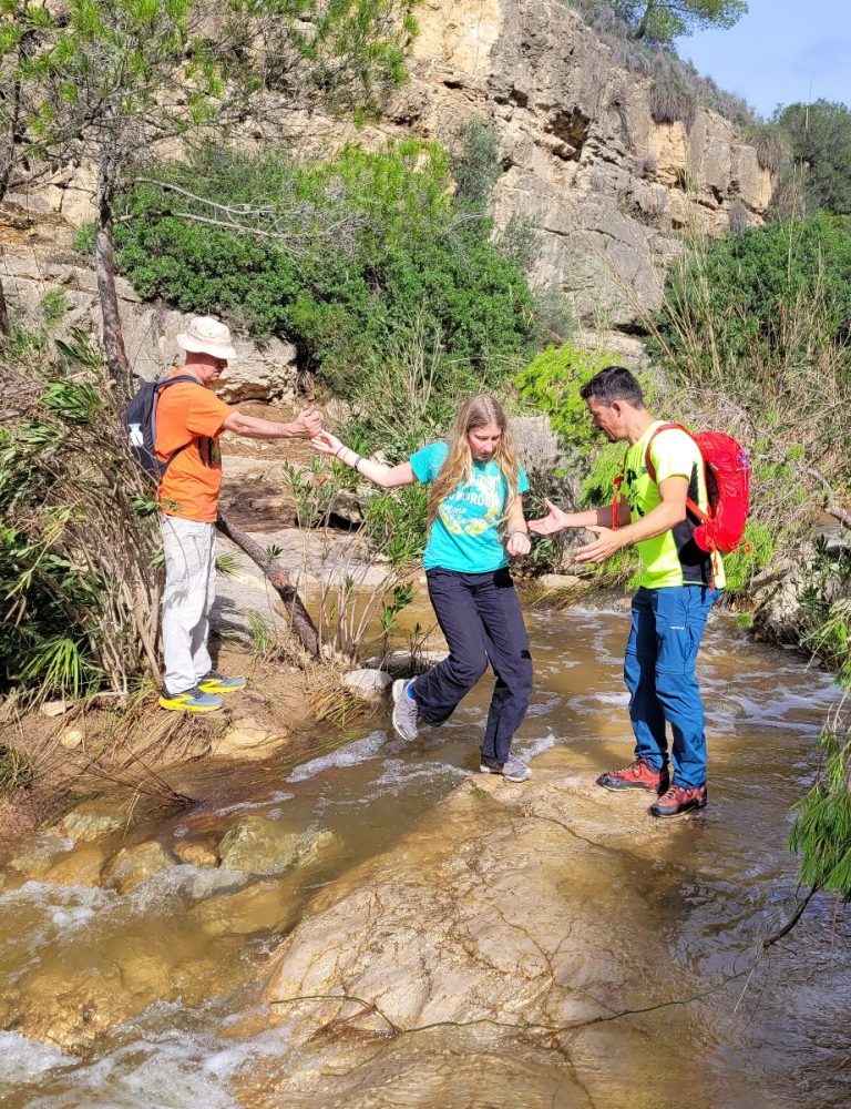 Senderismo ruta Puentes Colgantes Chulilla Valencia by Serranía Aventura