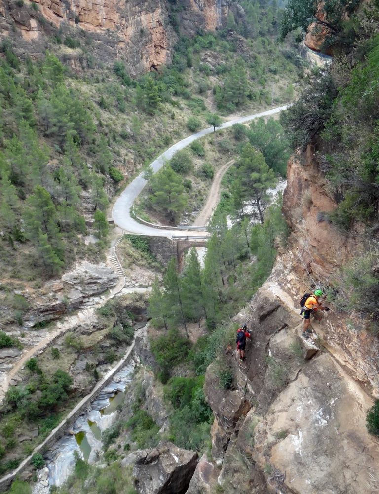 Ferrata la muela Villahermosa Castellón by Serranía Aventura