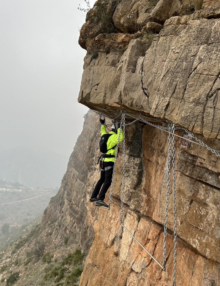 Vía ferrata Sants de la Pedra Vall D'Uixó by Serranía Aventura