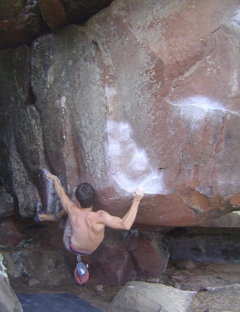 Escalada en bloque Boulder Albarracín by Serranía Aventura