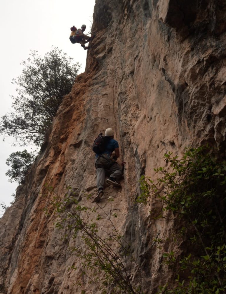 Ferrata Ulldecona Tarragona by Serranía Aventura