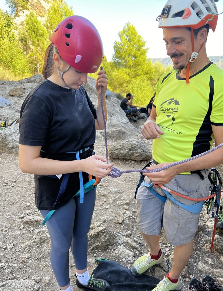 Escalada Montesa Jonathan by Serranía Aventura