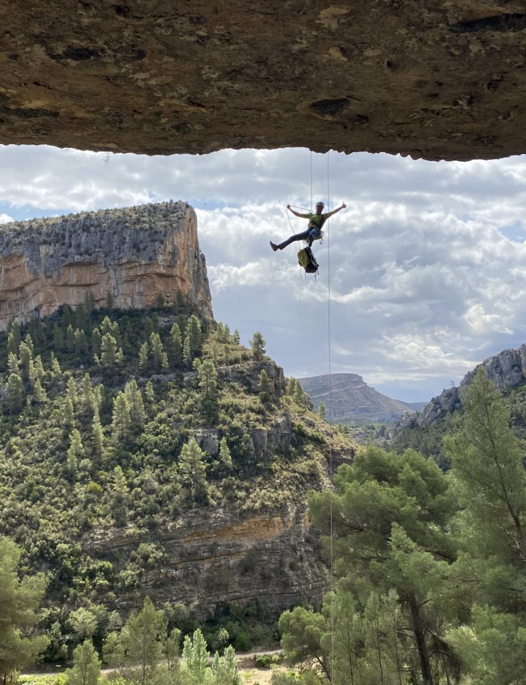 Barranquismo barranco del Tesoro Chulilla Valencia by Serranía Aventura