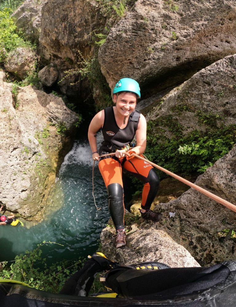 Barranquismo barranco Gorgo de la Escalera Anna by Serranía Aventura