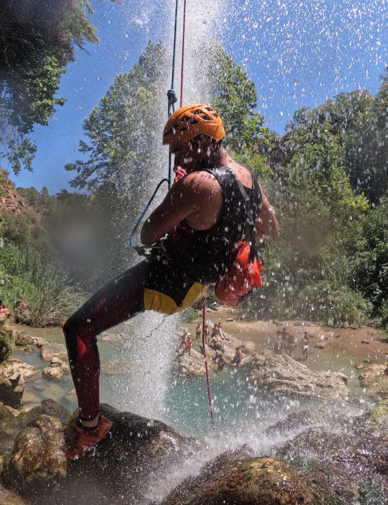 Barranquismo Gorgo de la Escalera Anna Valencia by Serranía Aventura