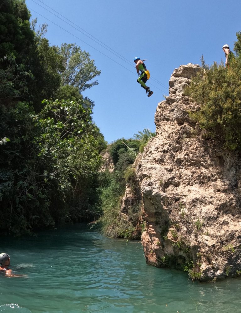 Barranquismo barranco Gorgo de la Escalera Anna by Serranía Aventura