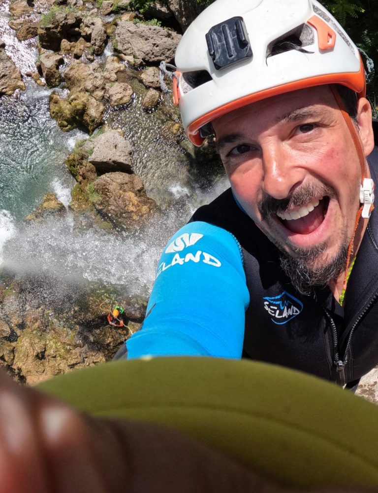 Jonathan Barranquismo acuático Gorgo de la Escalera Anna Valencia by Serranía Aventura