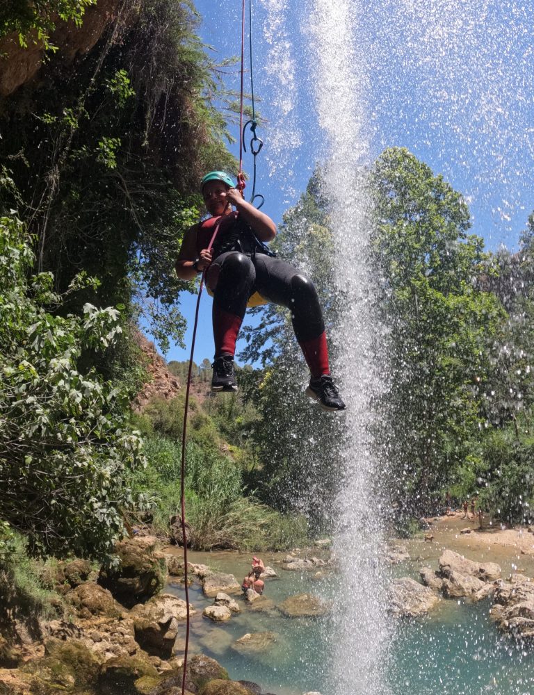 Barranquismo Gorgo de la Escalera Anna Valencia by Serranía Aventura
