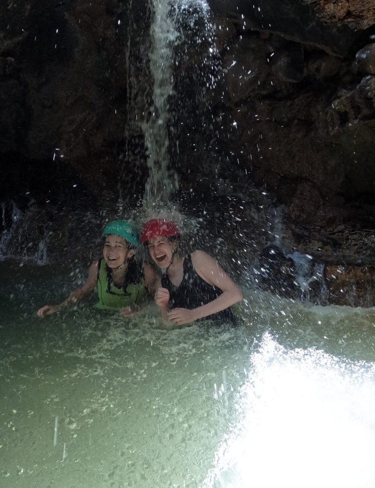 Barranquismo barranco Gorgo de la Escalera Anna by Serranía Aventura