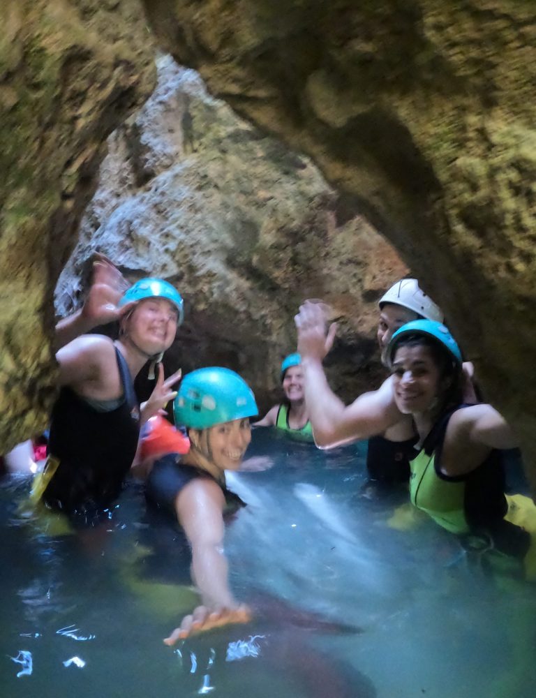 Barranquismo Gorgo de la Escalera Anna Valencia by Serranía Aventura