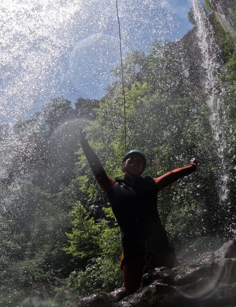 Barranquismo acuático Gorgo de la Escalera Anna Valencia by Serranía Aventura