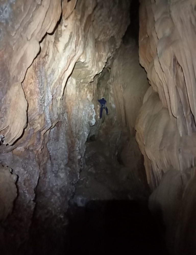 Espeleología sima K28 Serra Valencia by Serranía Aventura