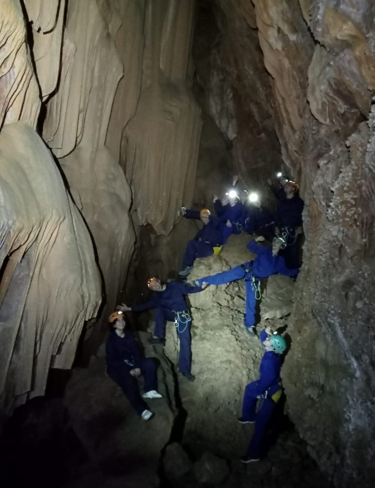Espeleología sima K28 Serra Valencia by Serranía Aventura