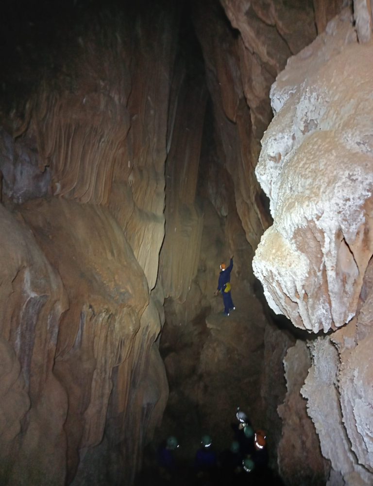 Espeleología sima K28 Serra Valencia by Serranía Aventura