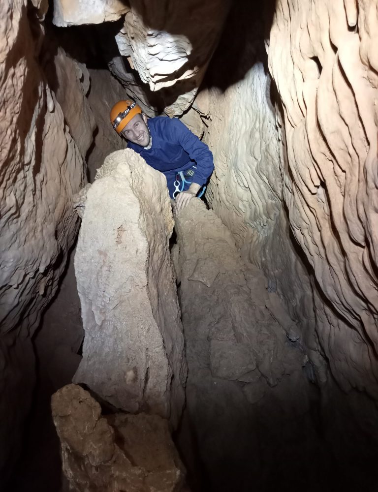 Espeleología sima K28 Serra Valencia by Serranía Aventura