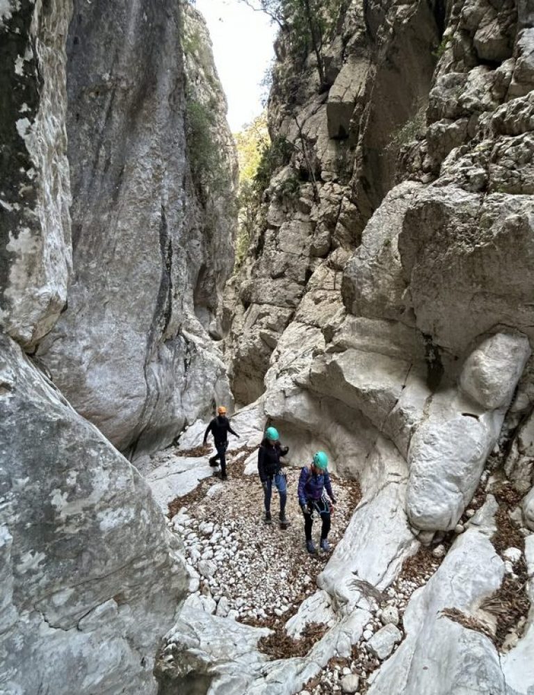 Barranquismo barranco de l'infern La Vall de Laguar Alicante by Serranía Aventura