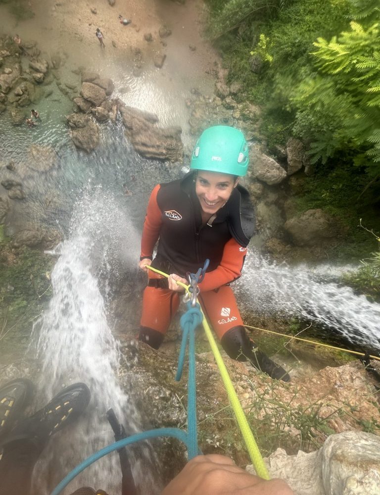 Barranquismo Gorgo de la Escalera Anna Valencia by Serranía Aventura