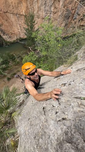 Escalada Chulilla Valencia by Serranía Aventura