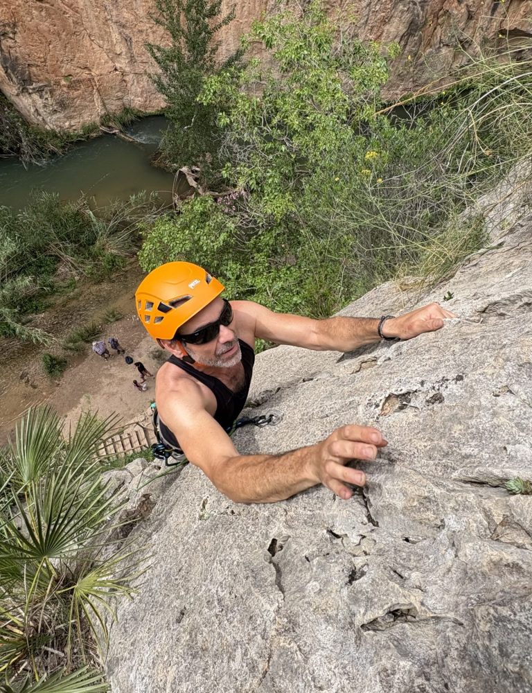 Escalada Chulilla Valencia by Serranía Aventura