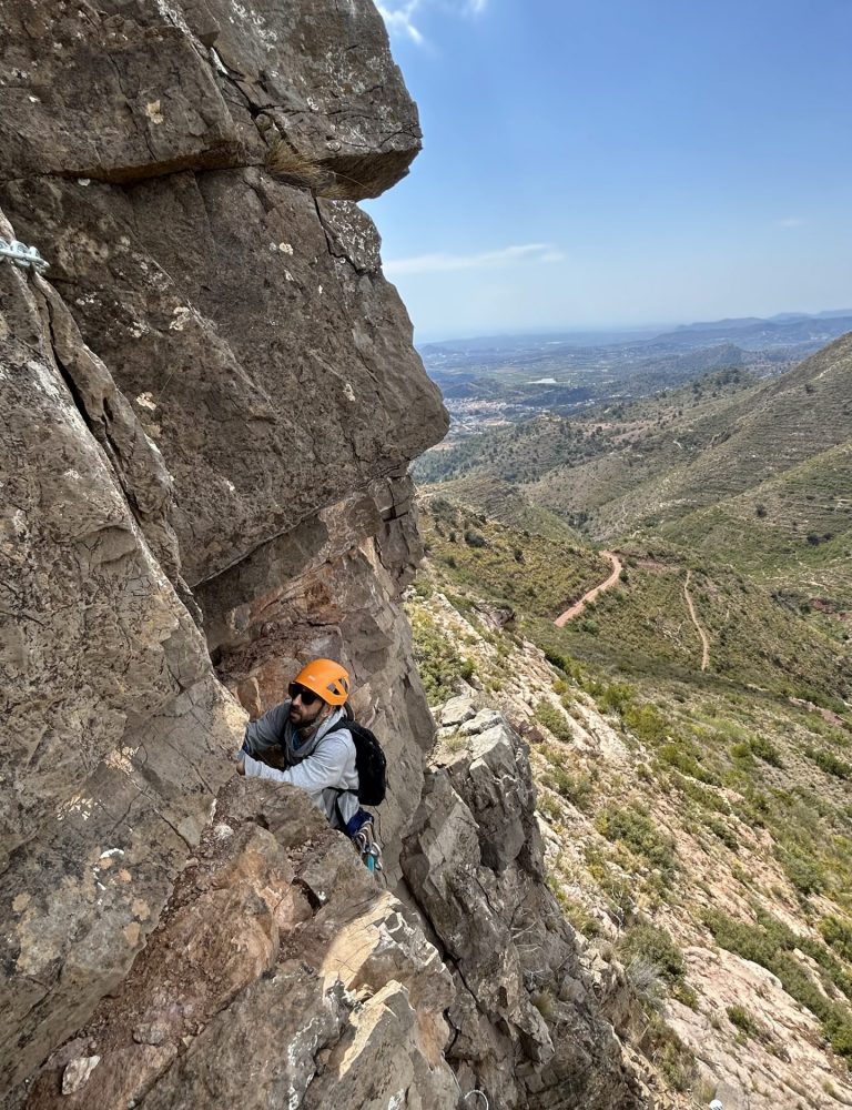 Vía ferrata Sants de la Pedra Vall d'Uixó Castellón by Serranía Aventura