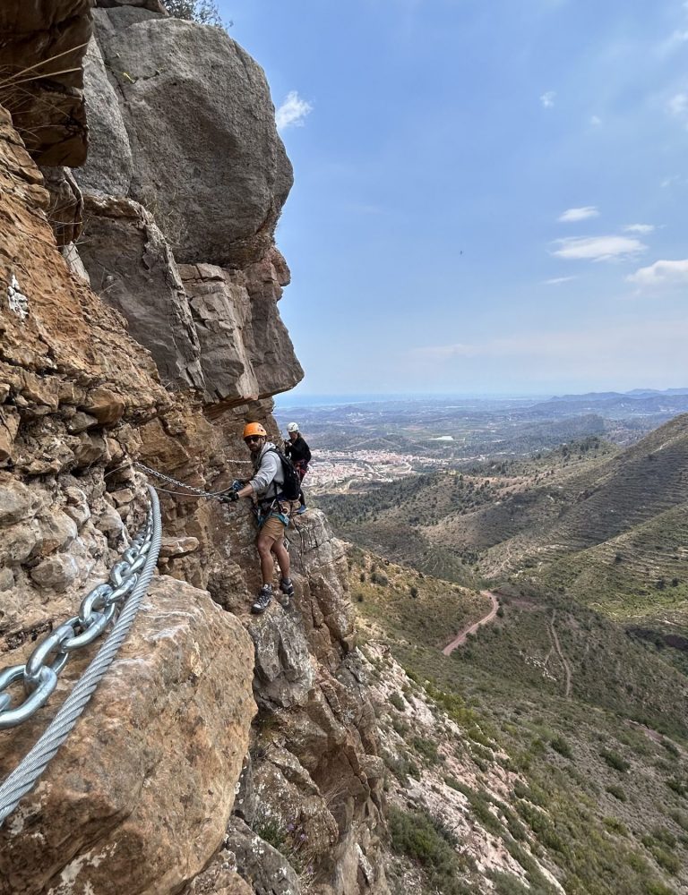 Vía ferrata Sants de la Pedra Vall d'Uixó Castellón by Serranía Aventura