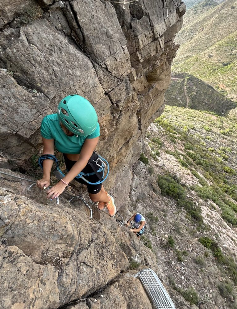 Vía Ferrata Sants de la Pedra Vall D'Uixó by Serranía Aventura