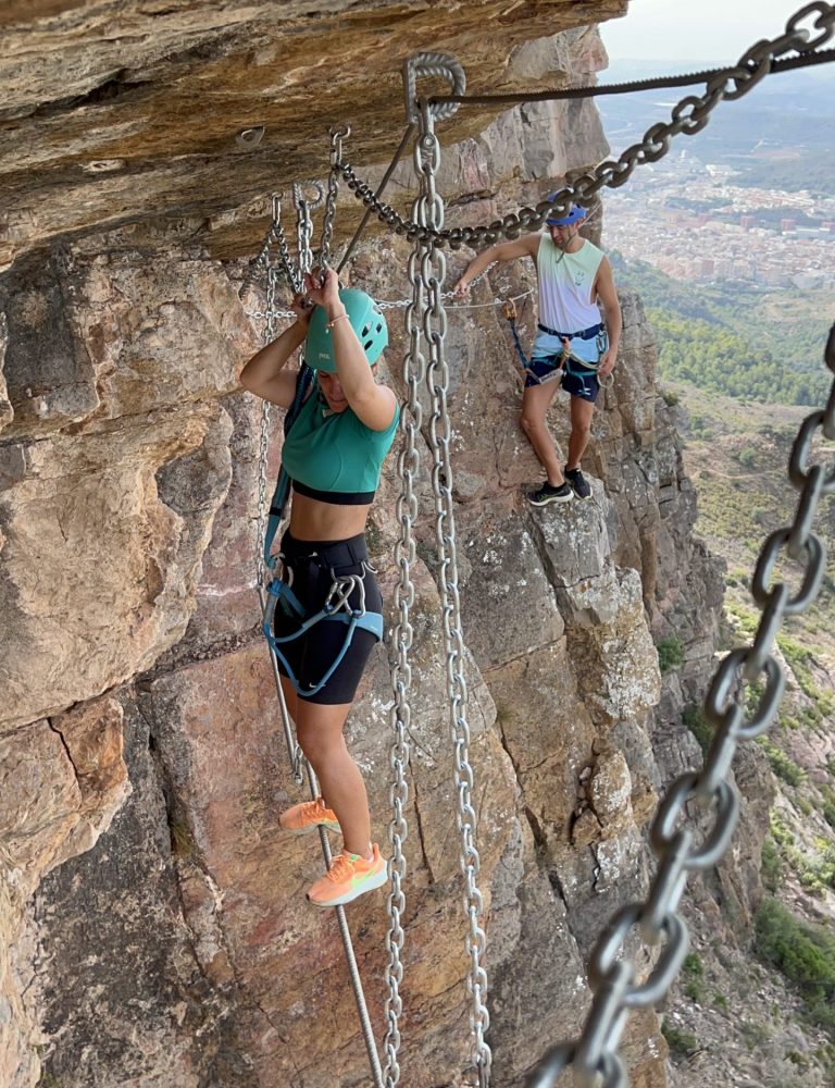 Vía Ferrata Sants de la Pedra Vall D'Uixó by Serranía Aventura