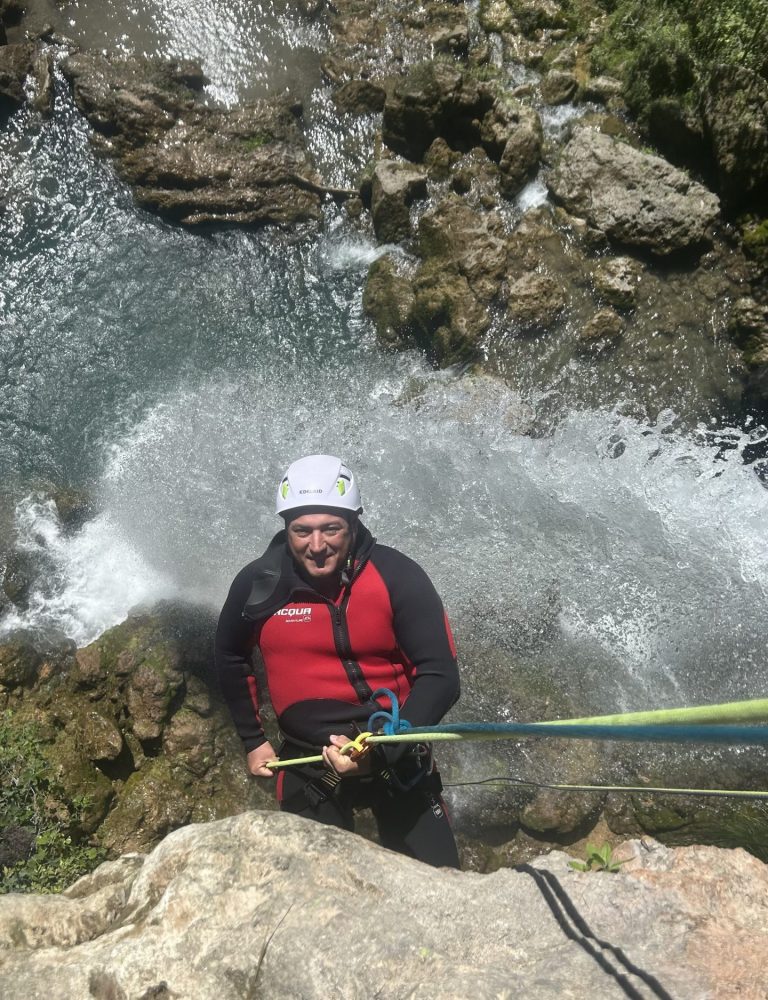 Serranía Aventura Barranquismo Gorgo de la Escalera Anna