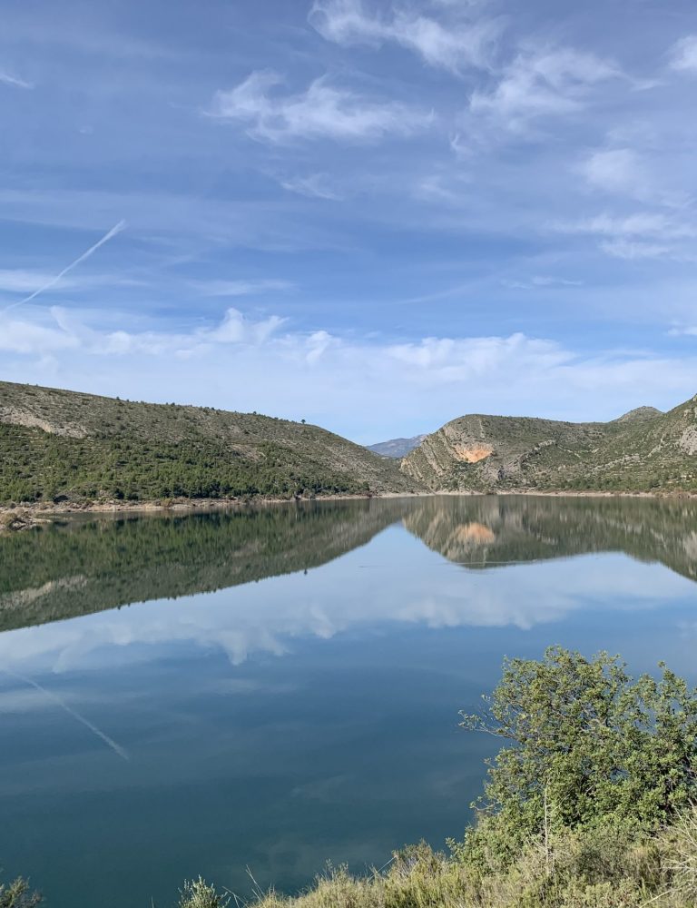 Senderismo Puentes colgantes embalse de Loriguilla Chulilla Valencia by Serranía Aventura
